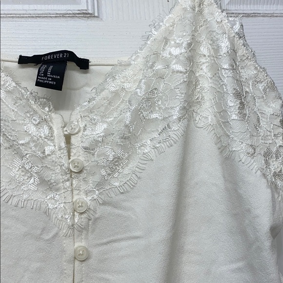 White Button Tie Front Lace Tank Top - Picture 2 of 3